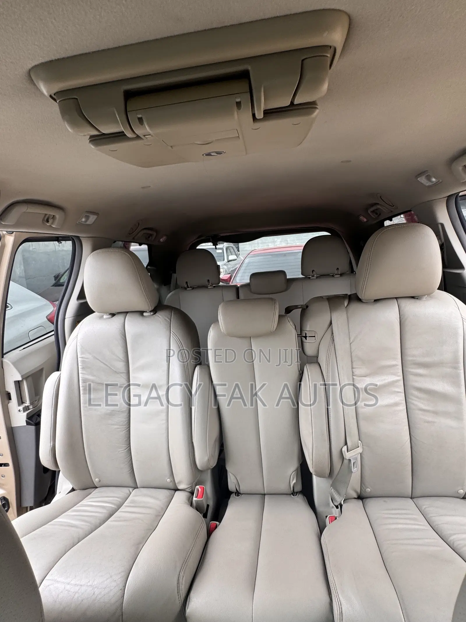 Toyota Sienna LE 8 Passenger 2011 Gold