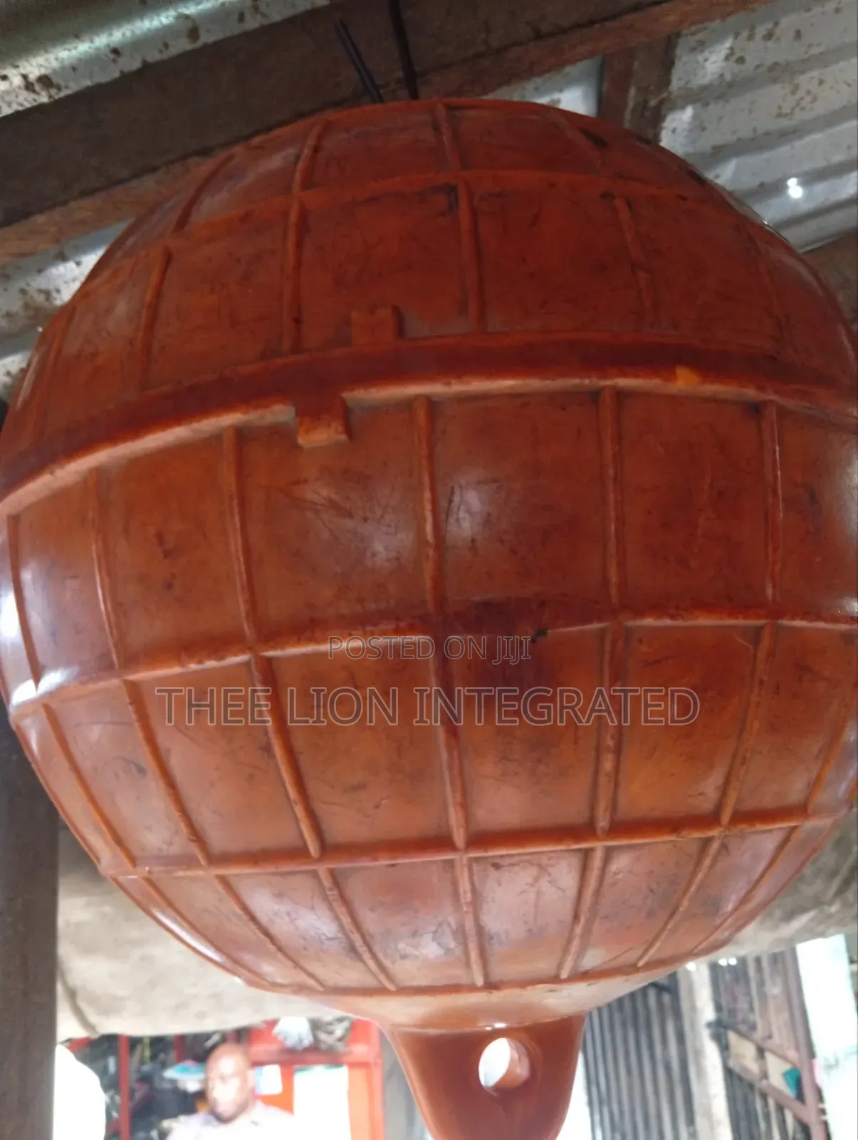 Industrial Pneumatic Vacuum Cleaner v-300 (20L Capacity)
