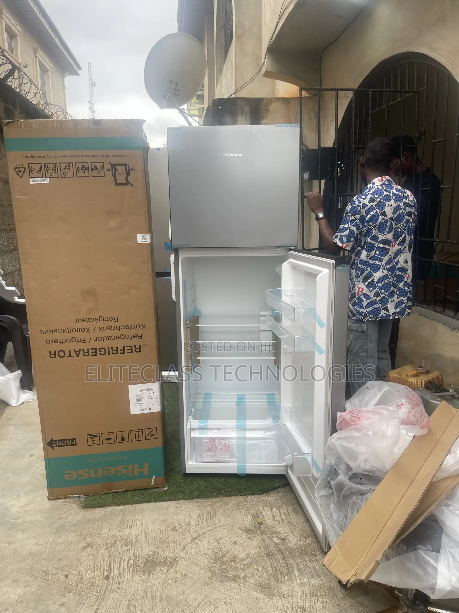 Durable Hisense 306L Refrigeration Appliance