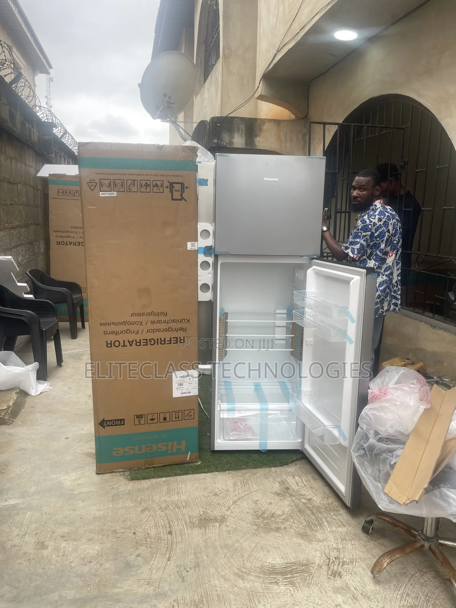 Hisense Refrigerator 306L Standard Double Door