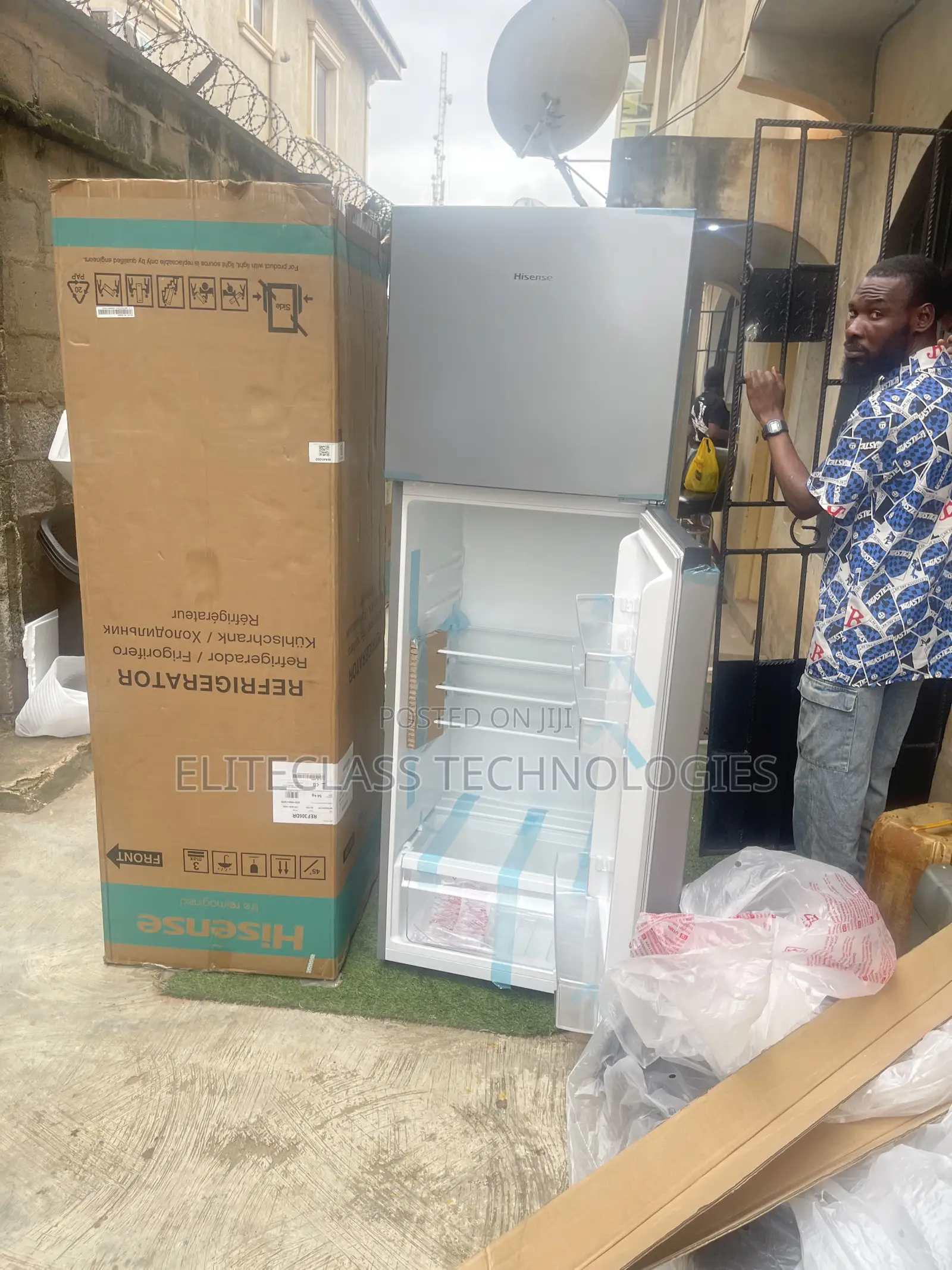 Hisense Double Door Refrigerator With 306L Capacity