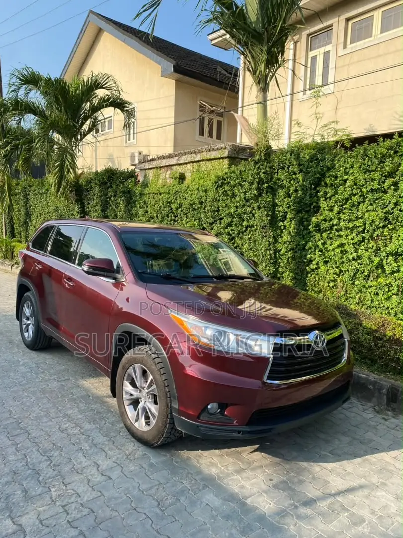 Toyota Highlander LE 4dr SUV AWD (3.5L 6cyl 6A) 2015 Red