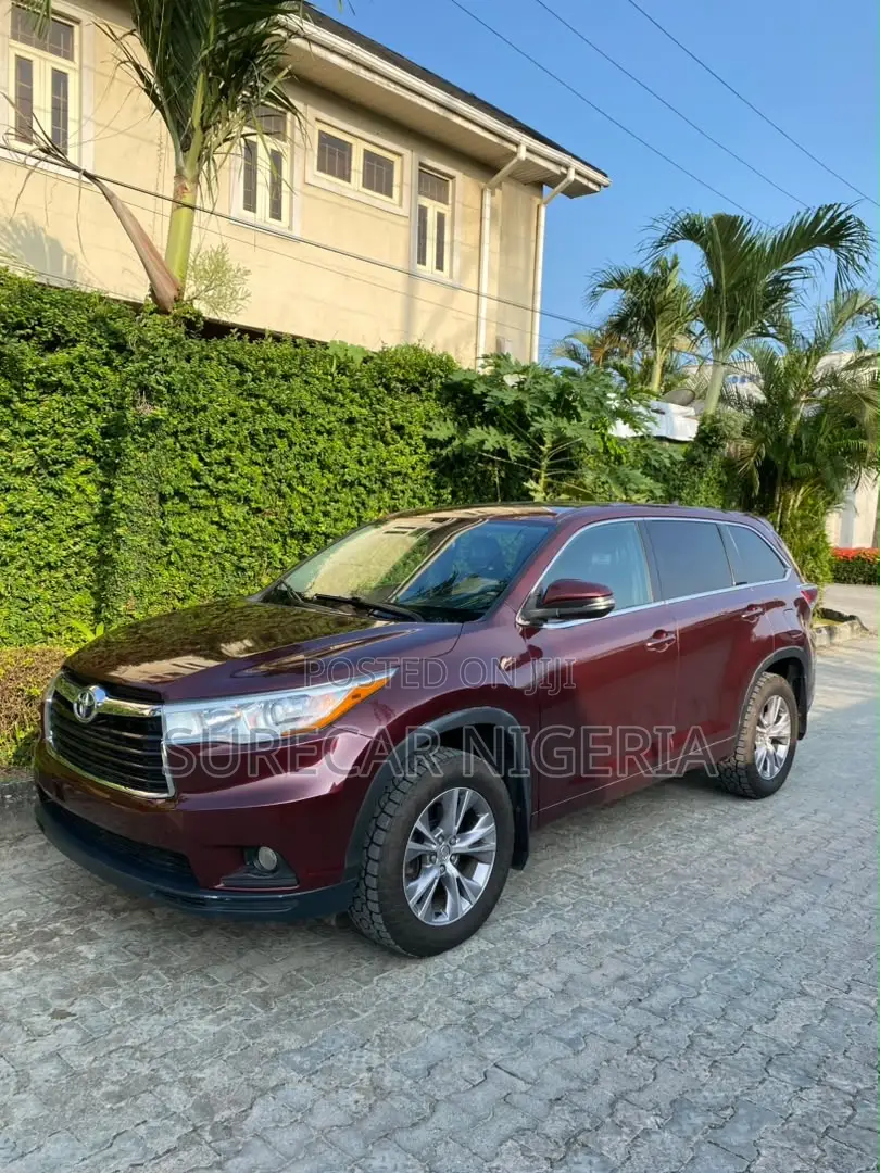 Toyota Highlander LE 4dr SUV AWD (3.5L 6cyl 6A) 2015 Red