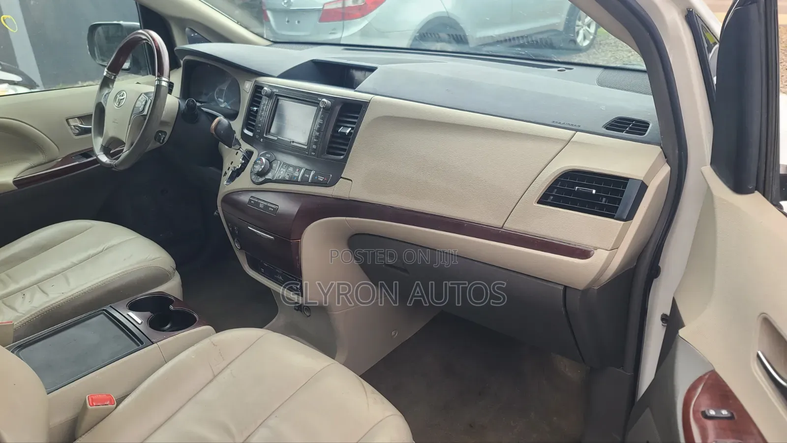 Toyota Sienna Limited 7 Passenger 2012 White