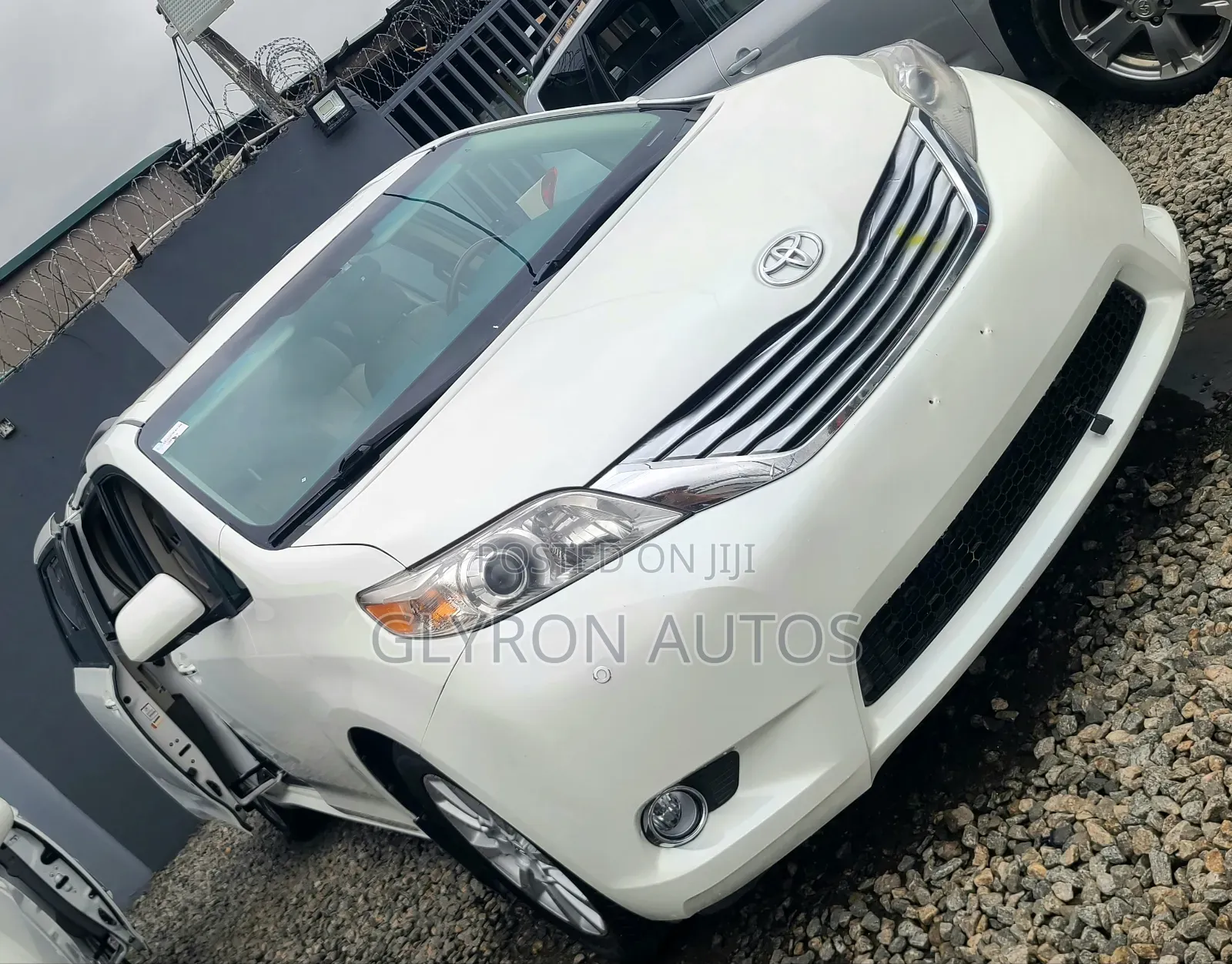 Toyota Sienna Limited 7 Passenger 2012 White