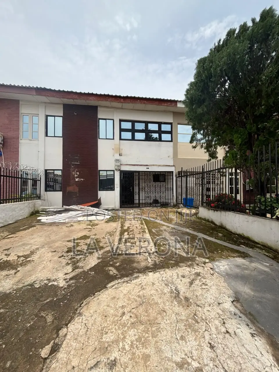 3bdrm Duplex in Garki for sale