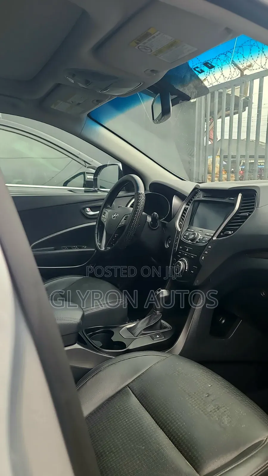 Hyundai Santa Fe Limited w/Saddle Interior 4dr SUV AWD (3.3L 6cyl 6A)