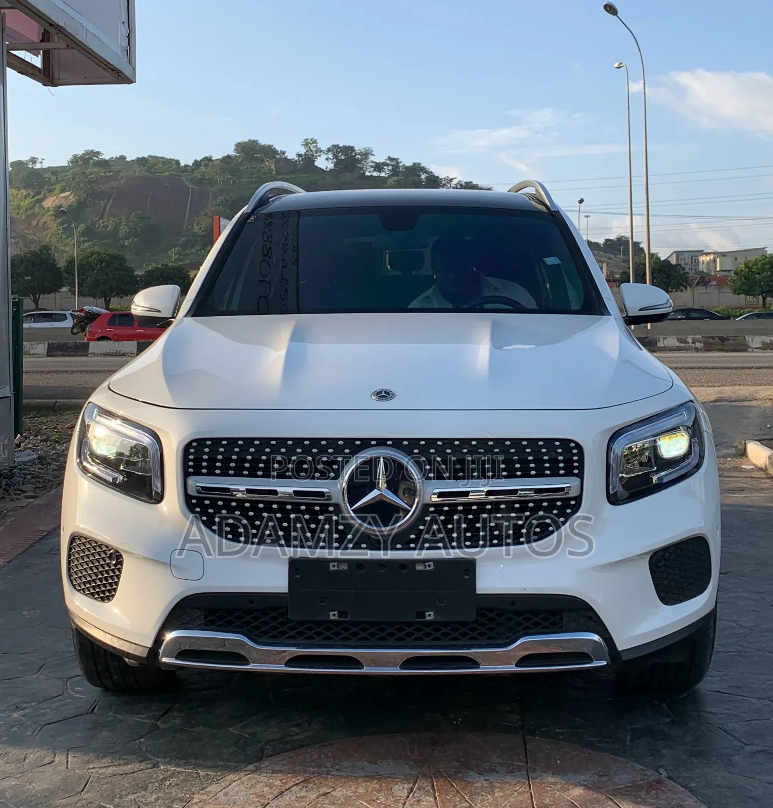 Mercedes-Benz GLB-Class 2022 White