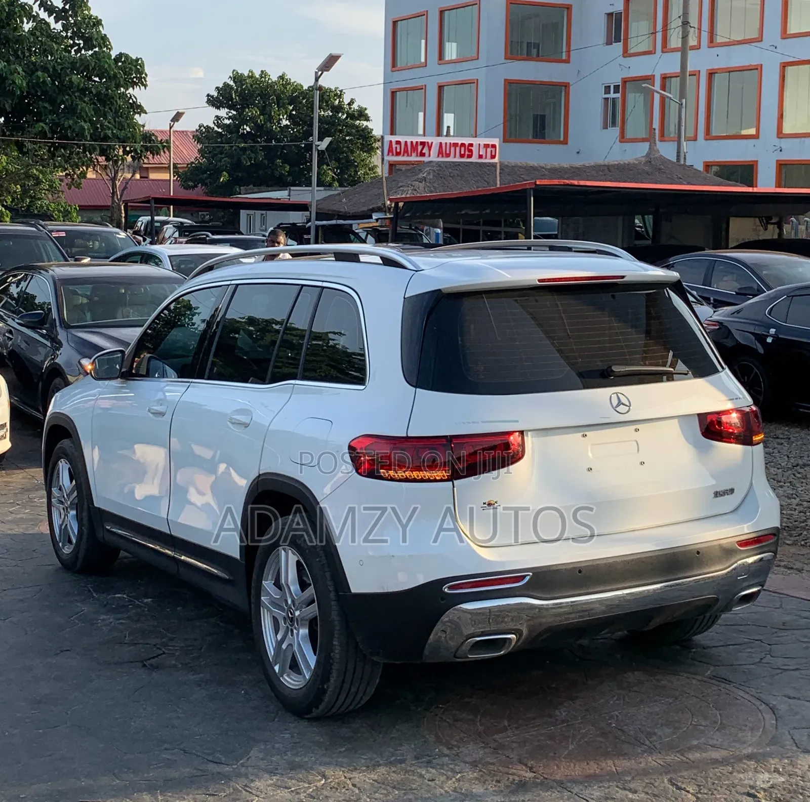 Mercedes-Benz GLB-Class 2022 White