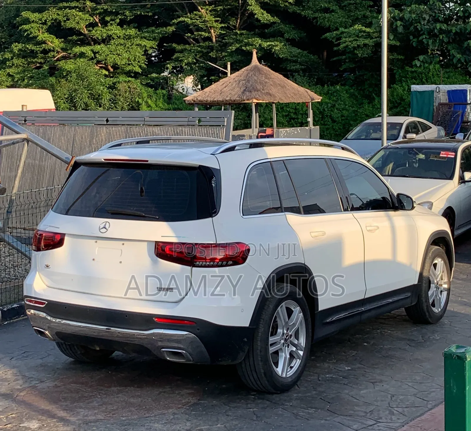 Mercedes-Benz GLB-Class 2022 White