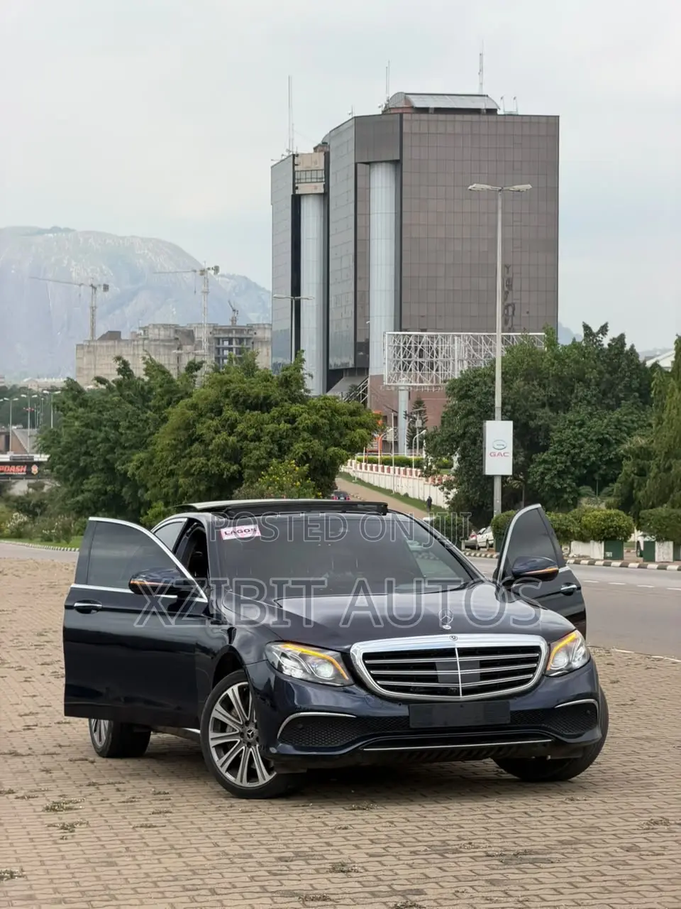 Mercedes-Benz E400 2018 Blue