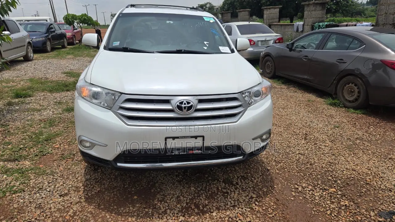Toyota Highlander Limited 2012 White