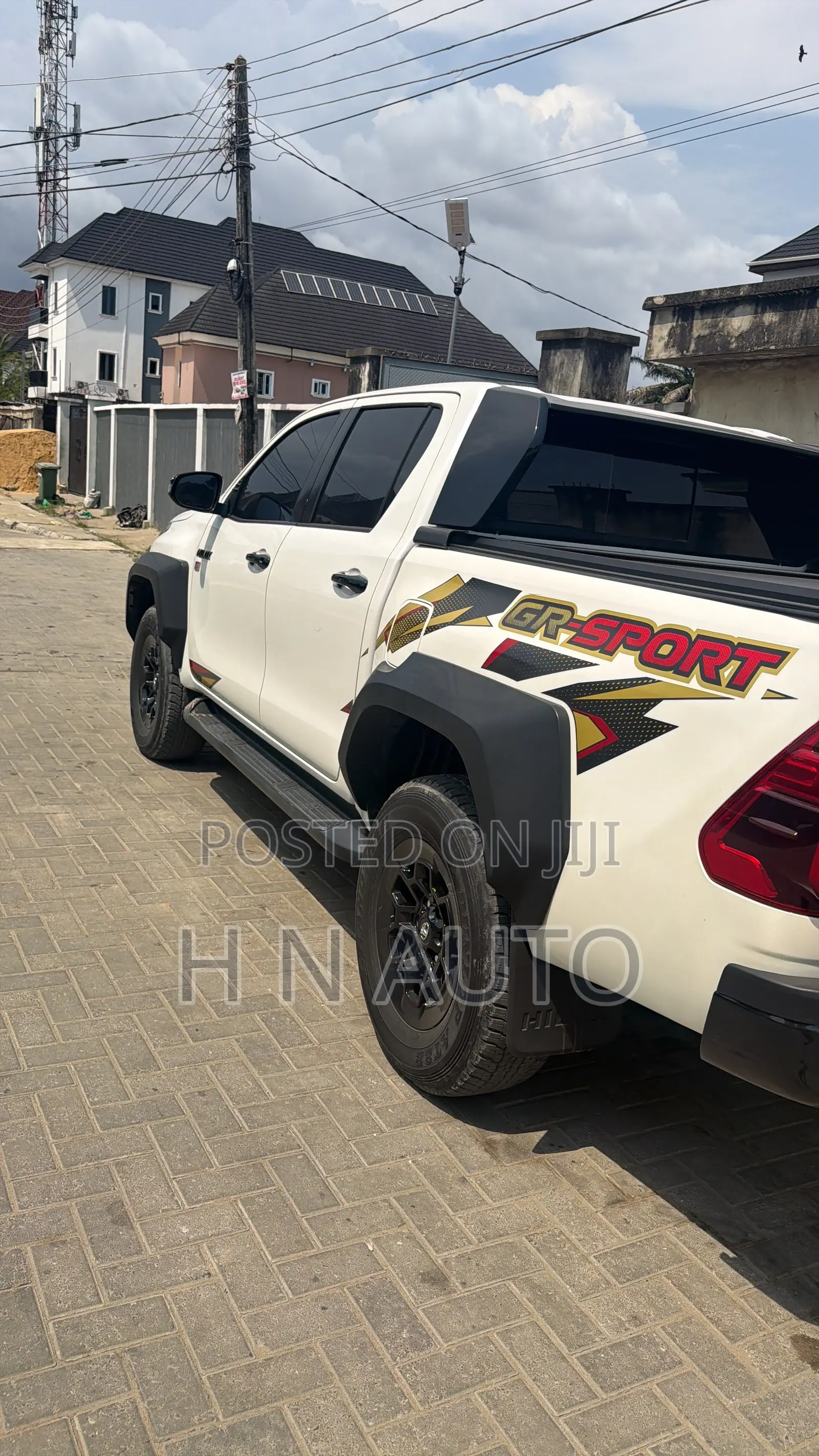 Toyota Hilux 2023 White