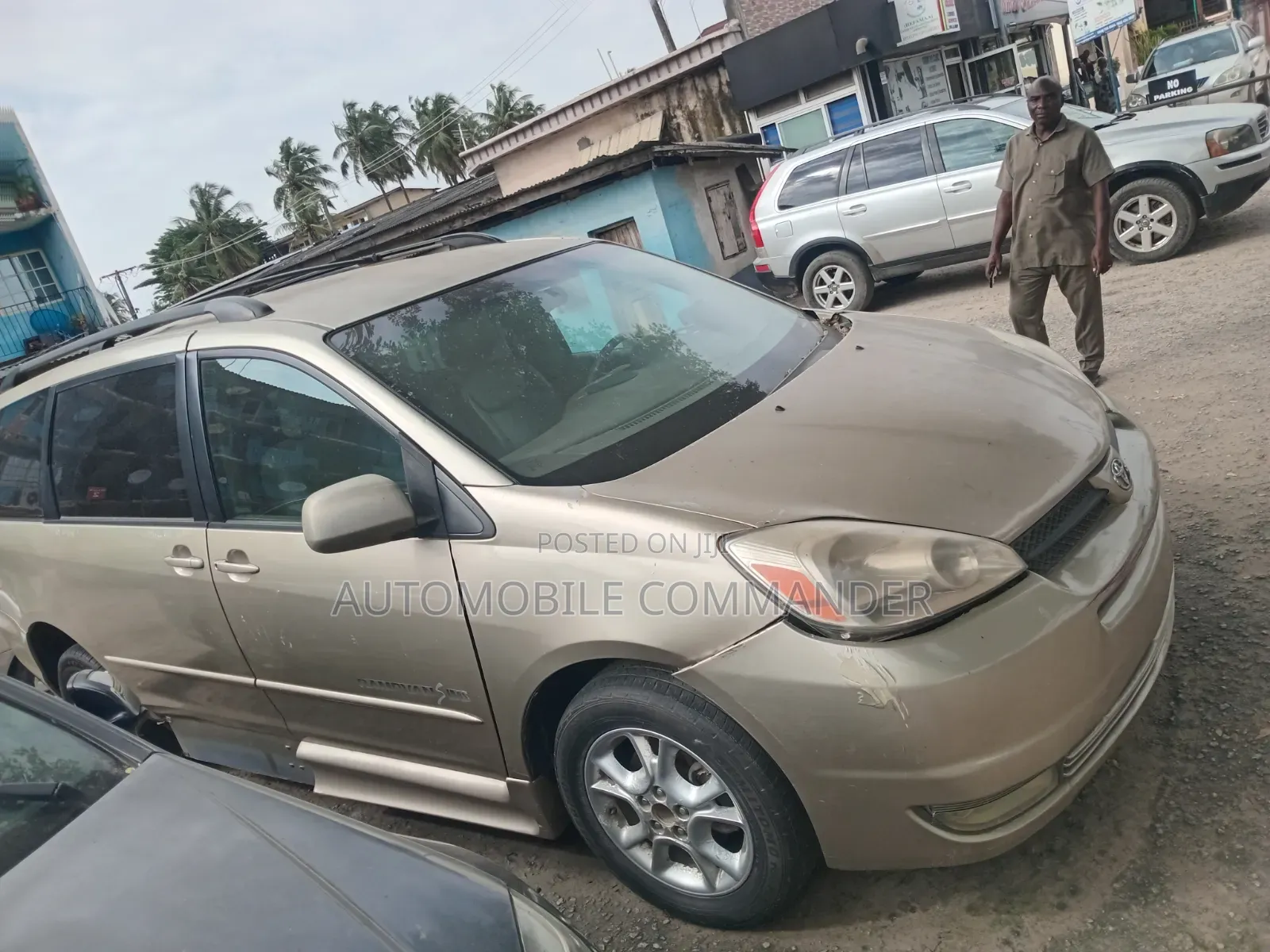 Toyota Sienna 2004 Gold