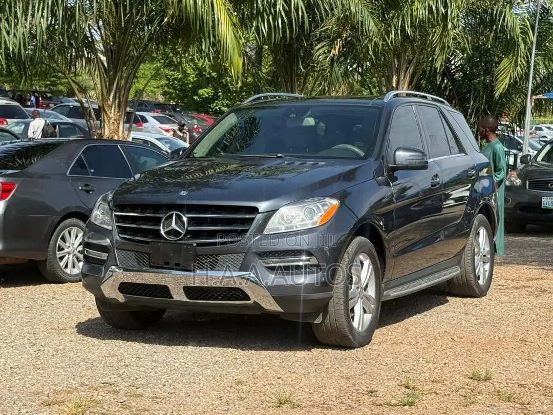 Mercedes-Benz M Class ML350 4dr SUV (3.5L 6cyl 7A) 2015 Gray