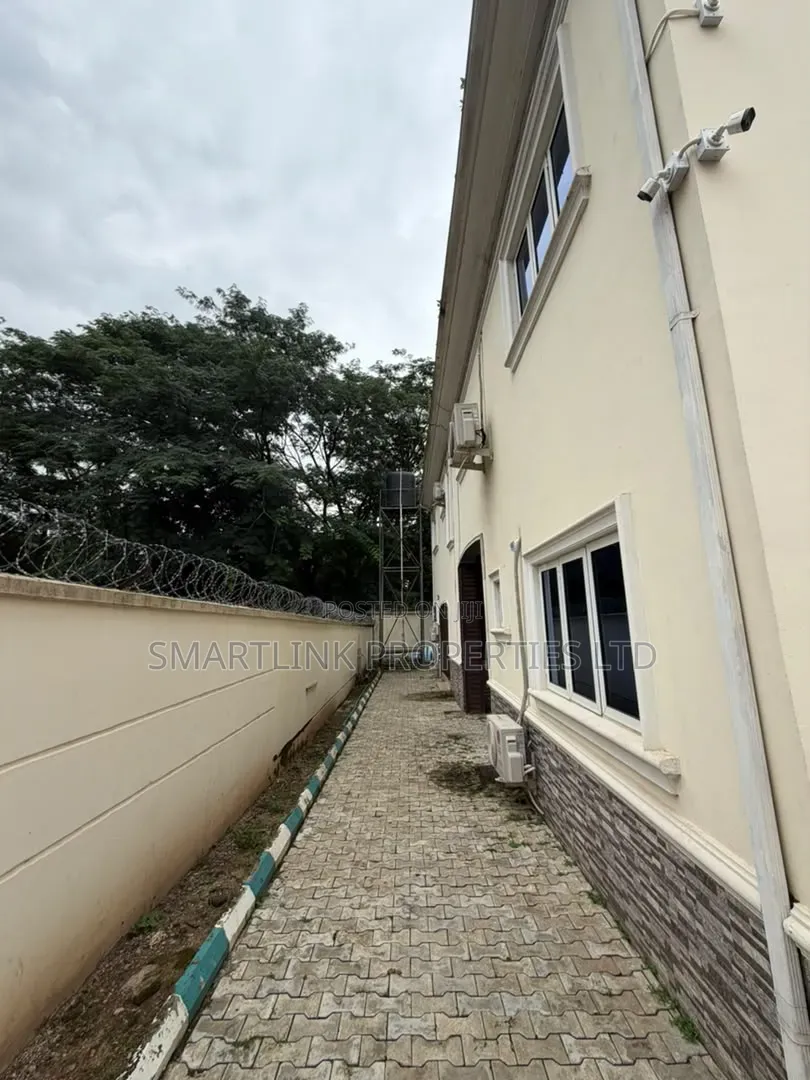5bdrm Duplex in Maitama, Abuja for sale