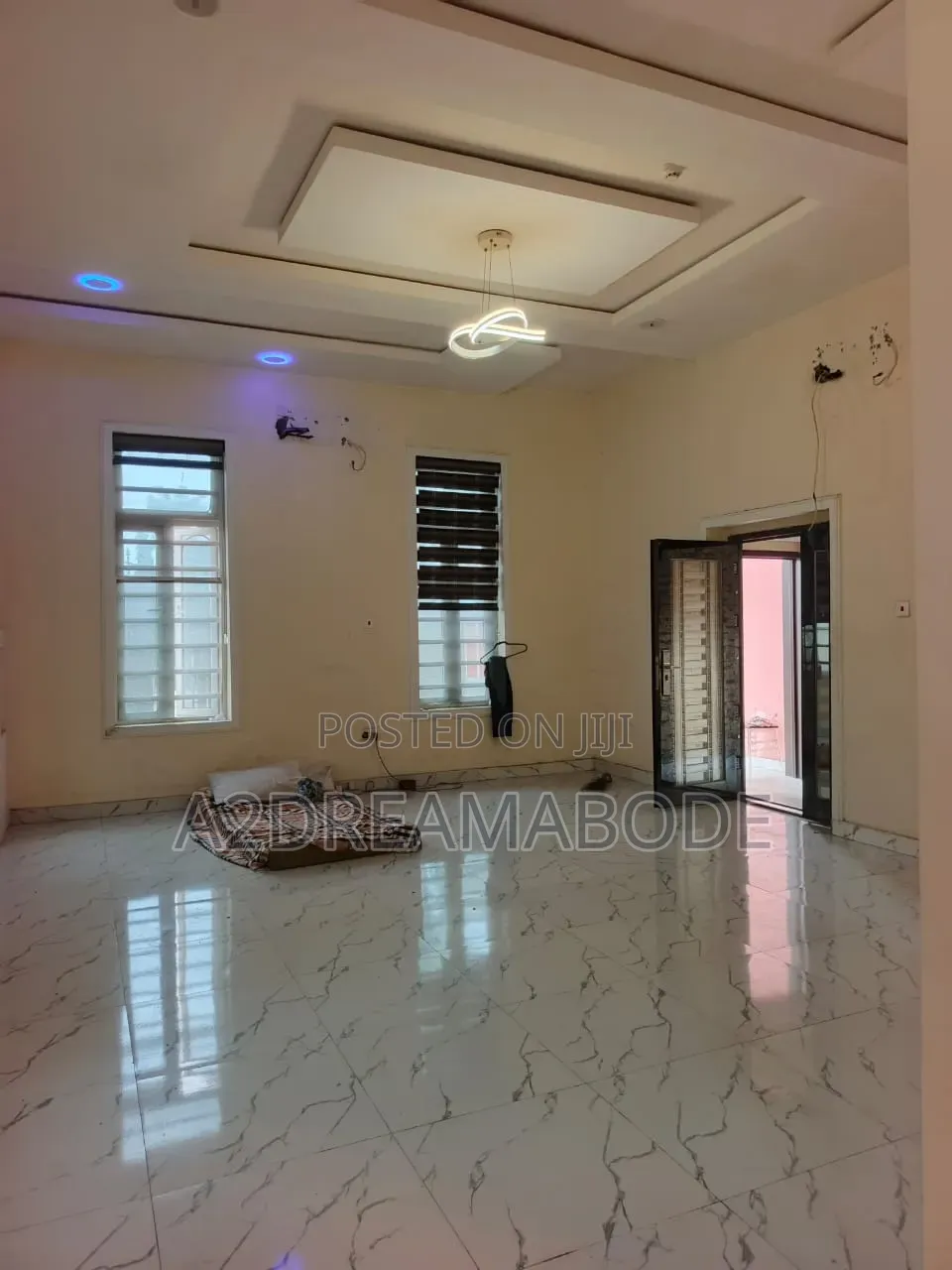 5bdrm Duplex in Omole for rent