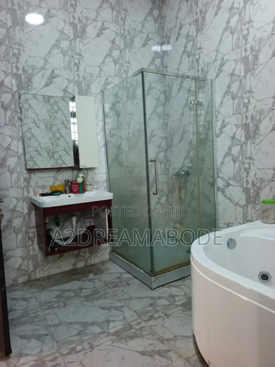 5bdrm Duplex in Omole for rent