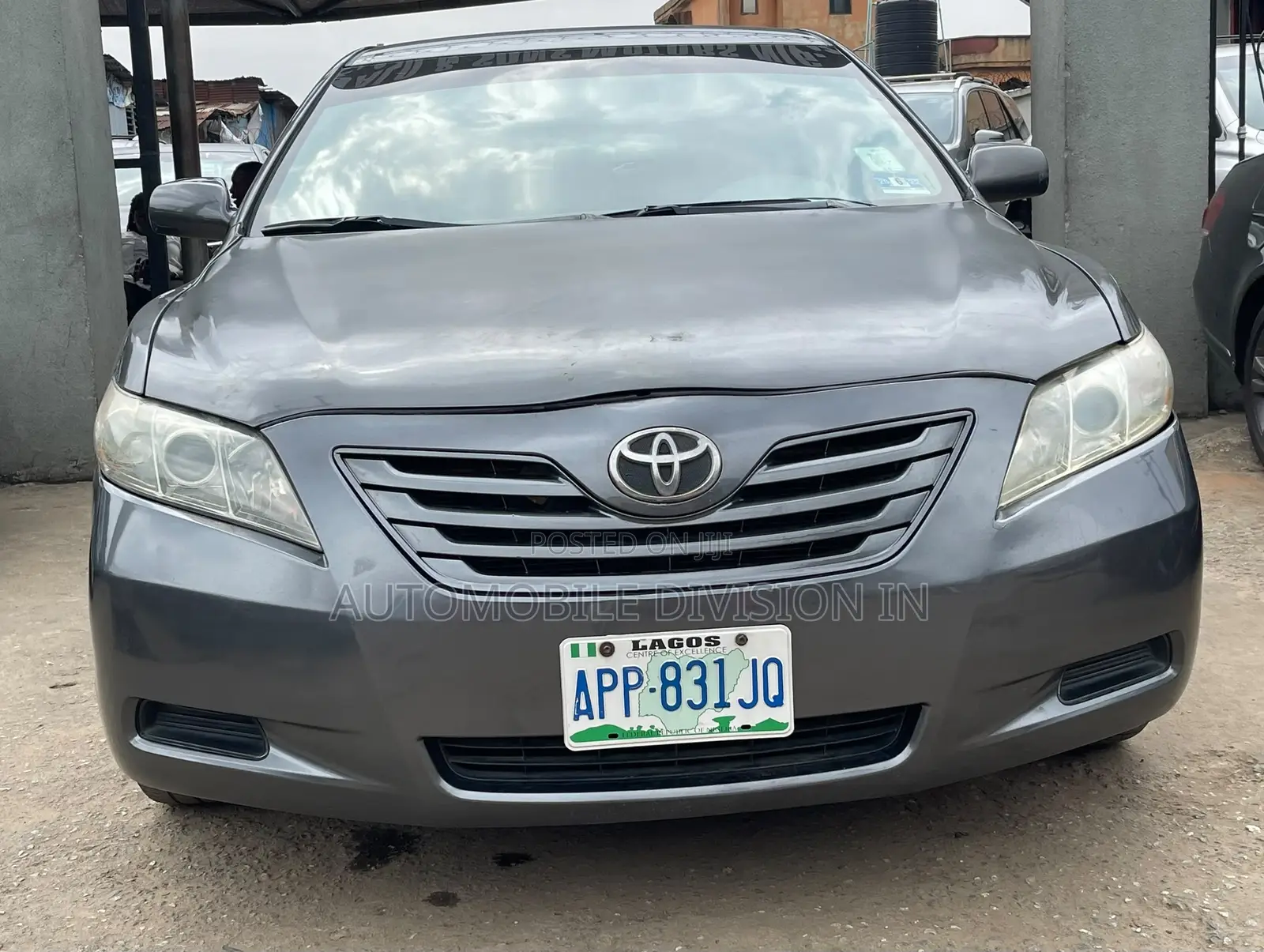Toyota Camry LE 4dr Sedan (2.4L 4cyl 5A) 2009 Gray