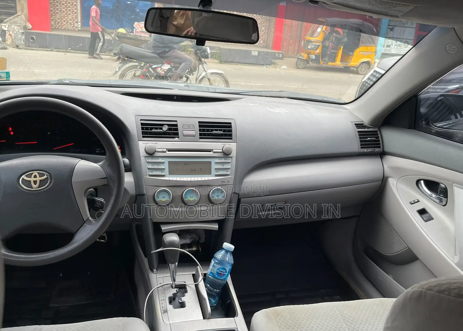 Toyota Camry LE 4dr Sedan (2.4L 4cyl 5A) 2009 Gray