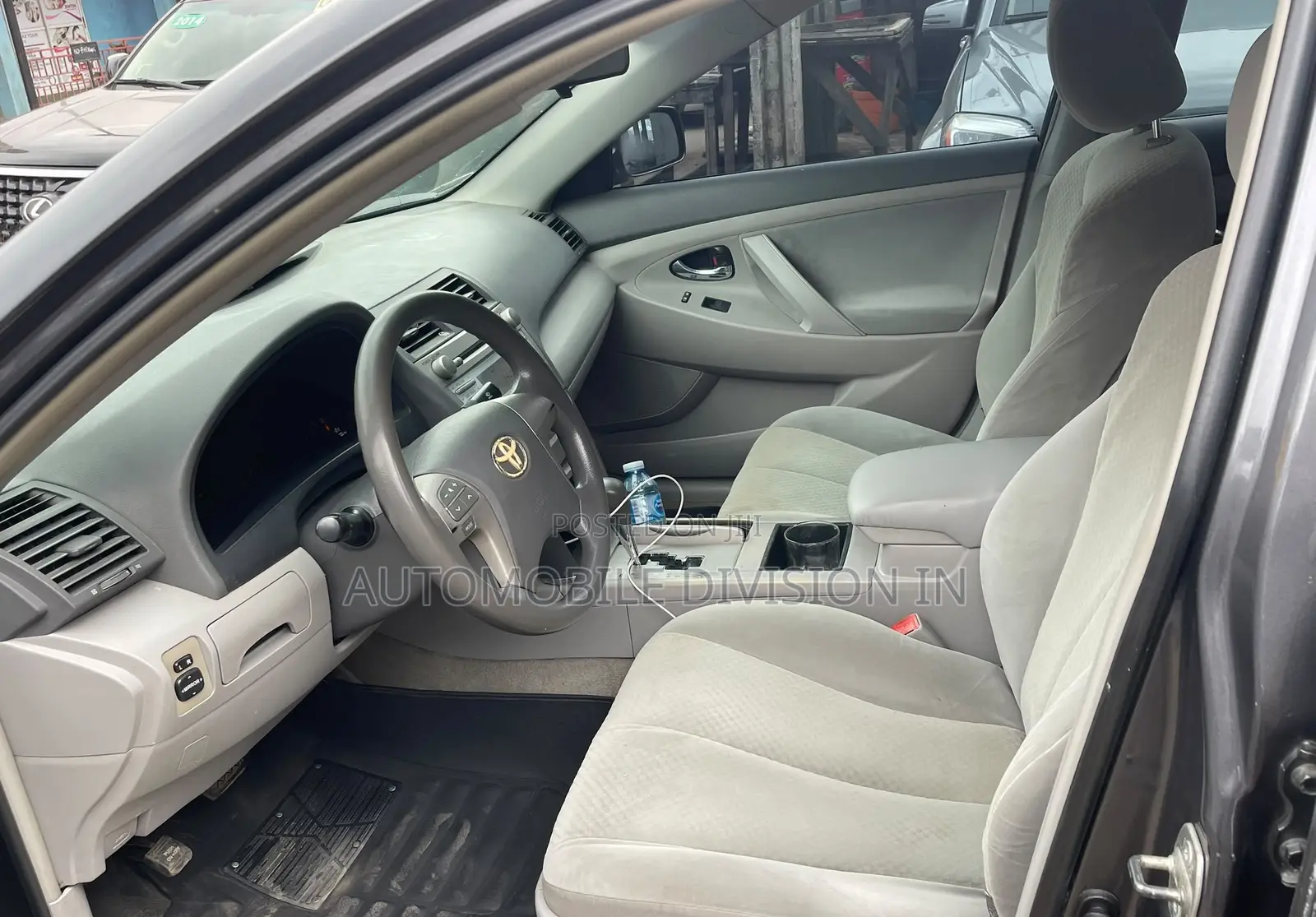 Toyota Camry LE 4dr Sedan (2.4L 4cyl 5A) 2009 Gray
