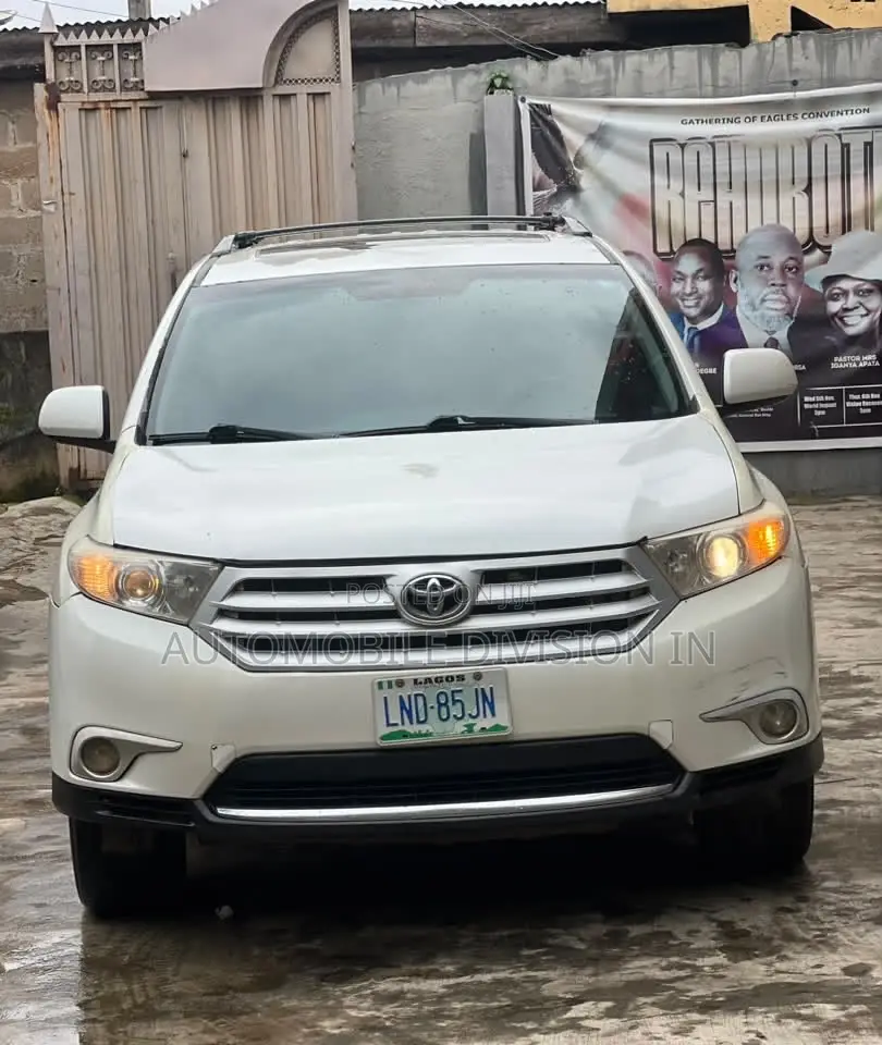 Toyota Highlander 3.5L 4WD 2013 White