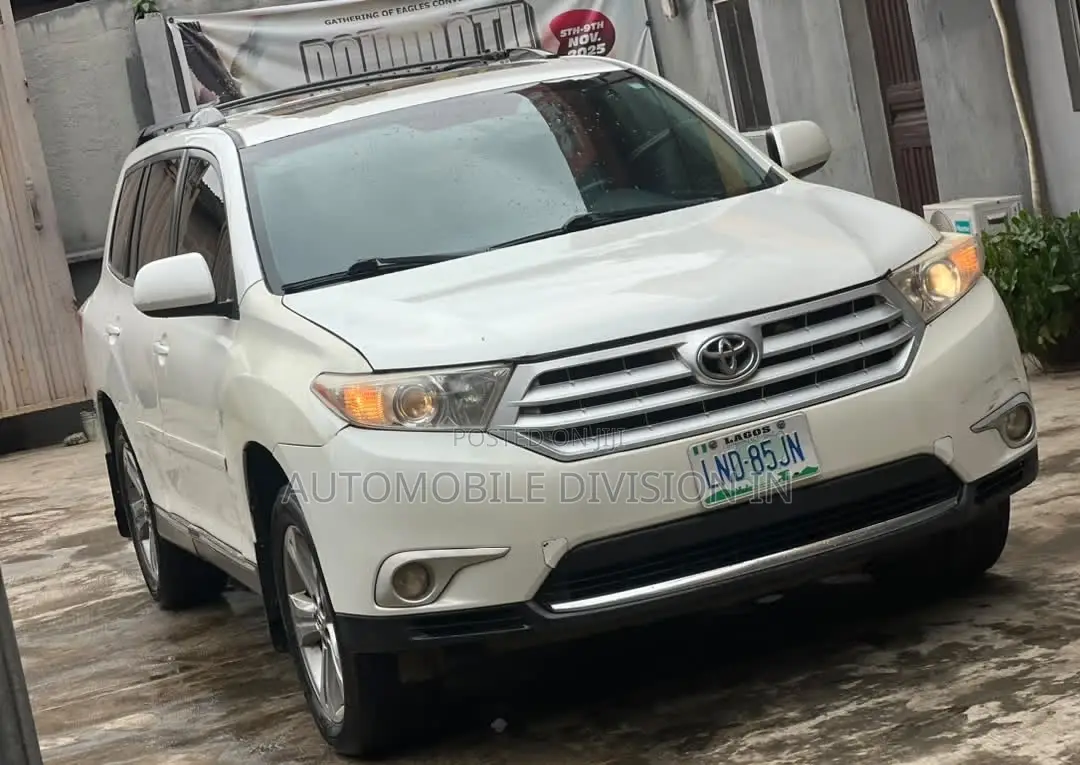 Toyota Highlander 3.5L 4WD 2013 White