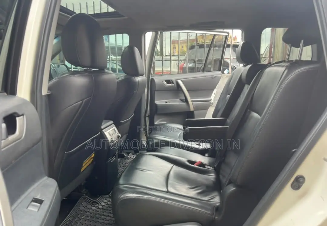 Toyota Highlander 3.5L 4WD 2013 White