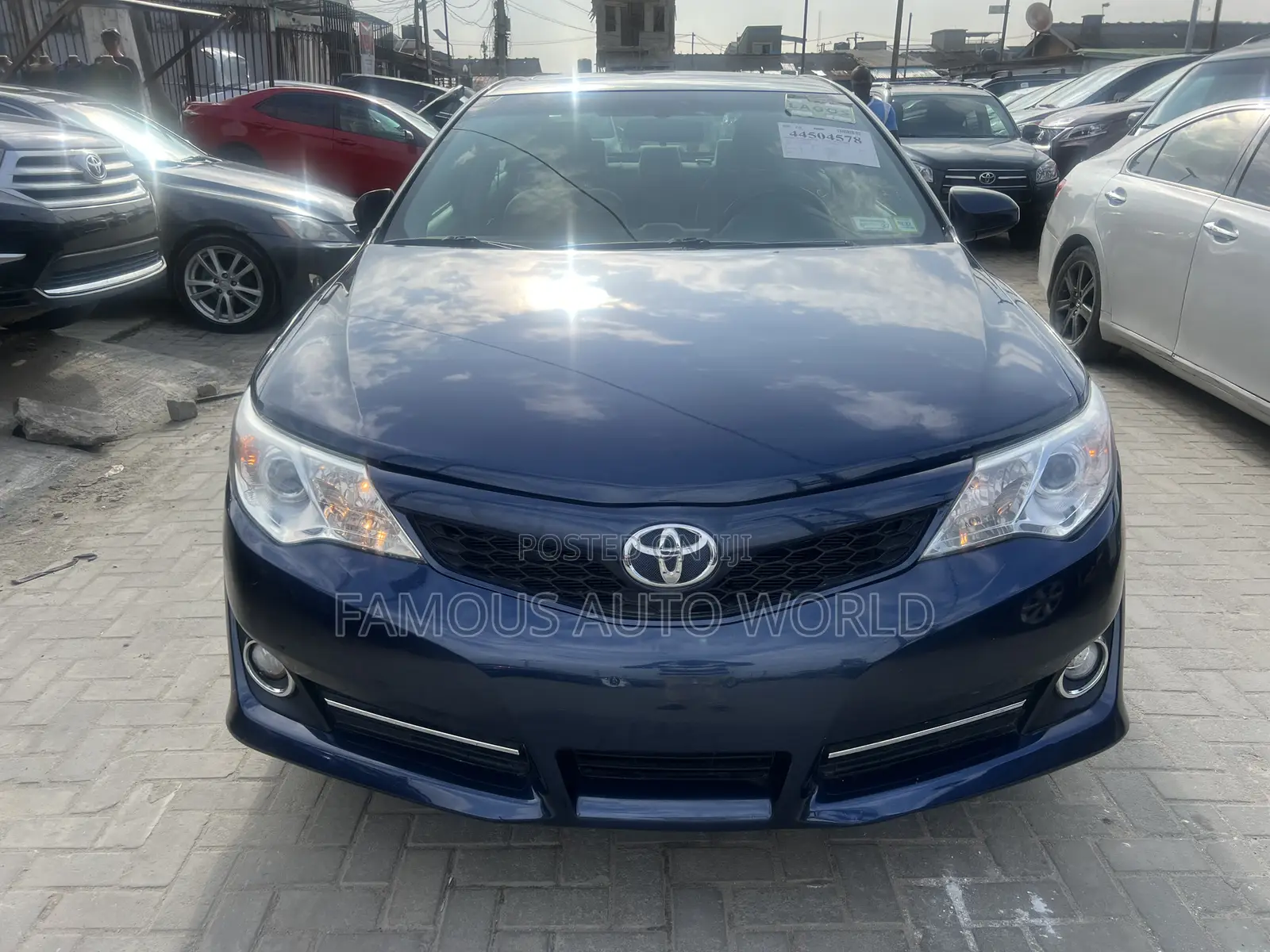 Toyota Camry XLE 4dr Sedan (2.5L 4cyl 6A) 2014 Blue