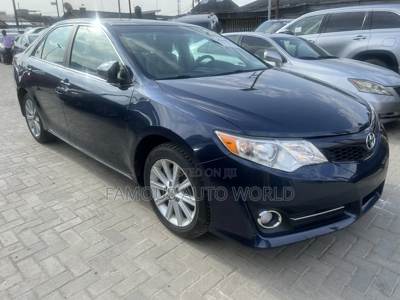 Toyota Camry XLE 4dr Sedan (2.5L 4cyl 6A) 2014 Blue