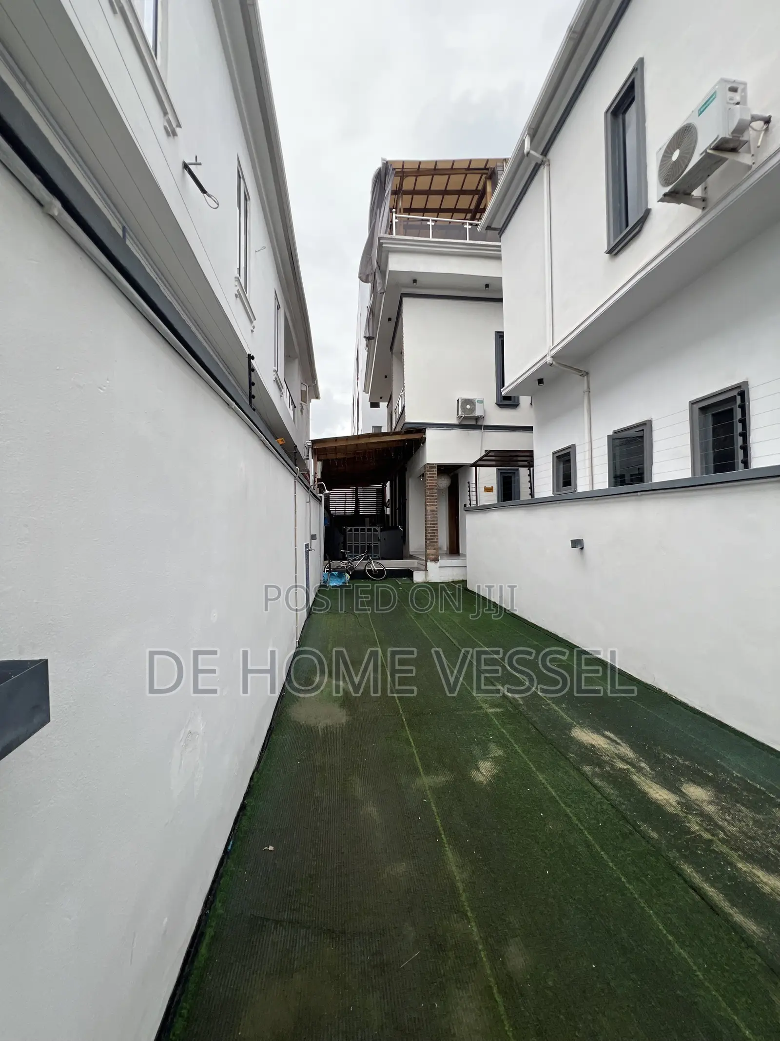 Furnished 5bdrm Duplex in Agungi for sale