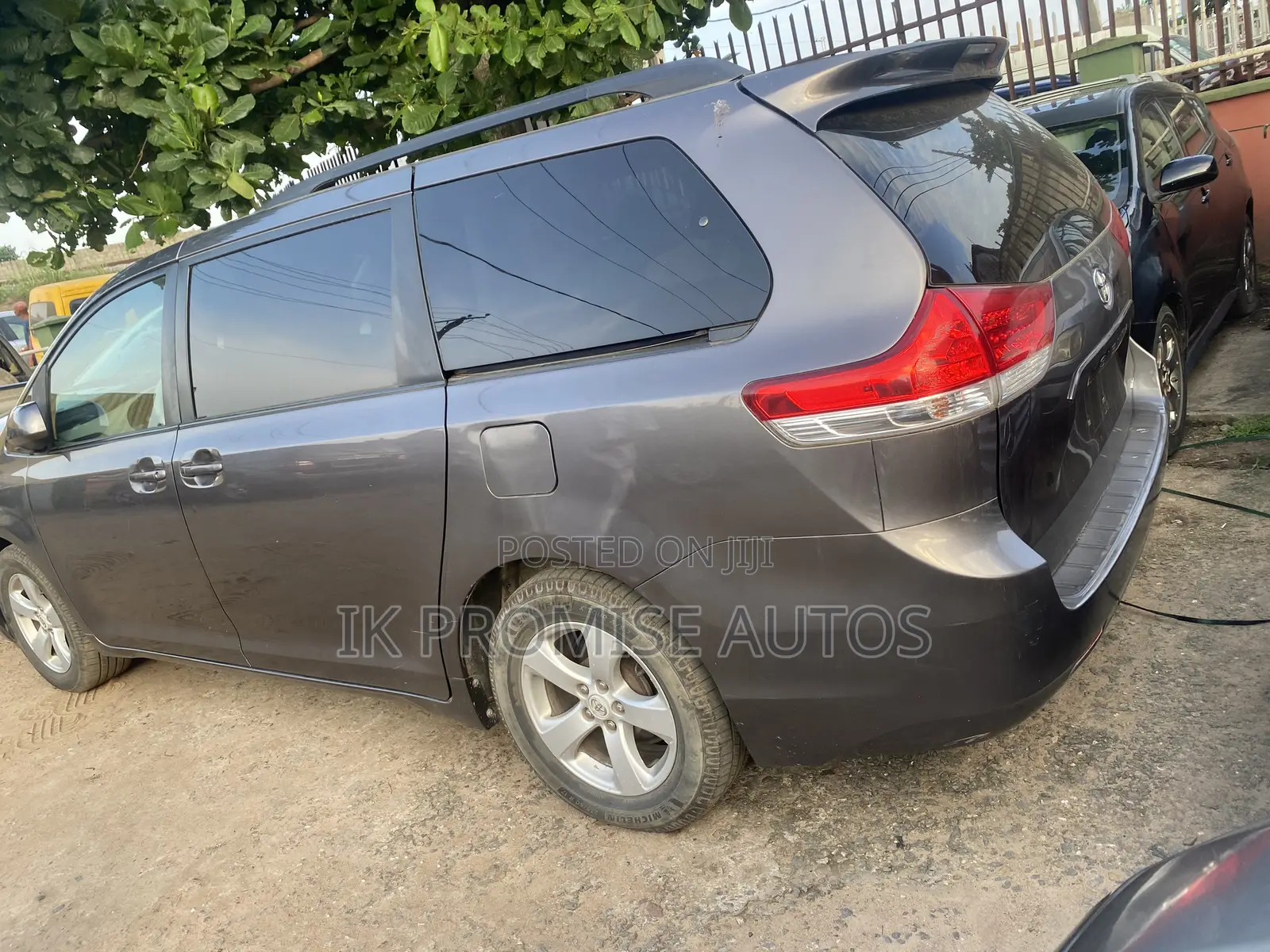 Toyota Sienna 2011 Gray