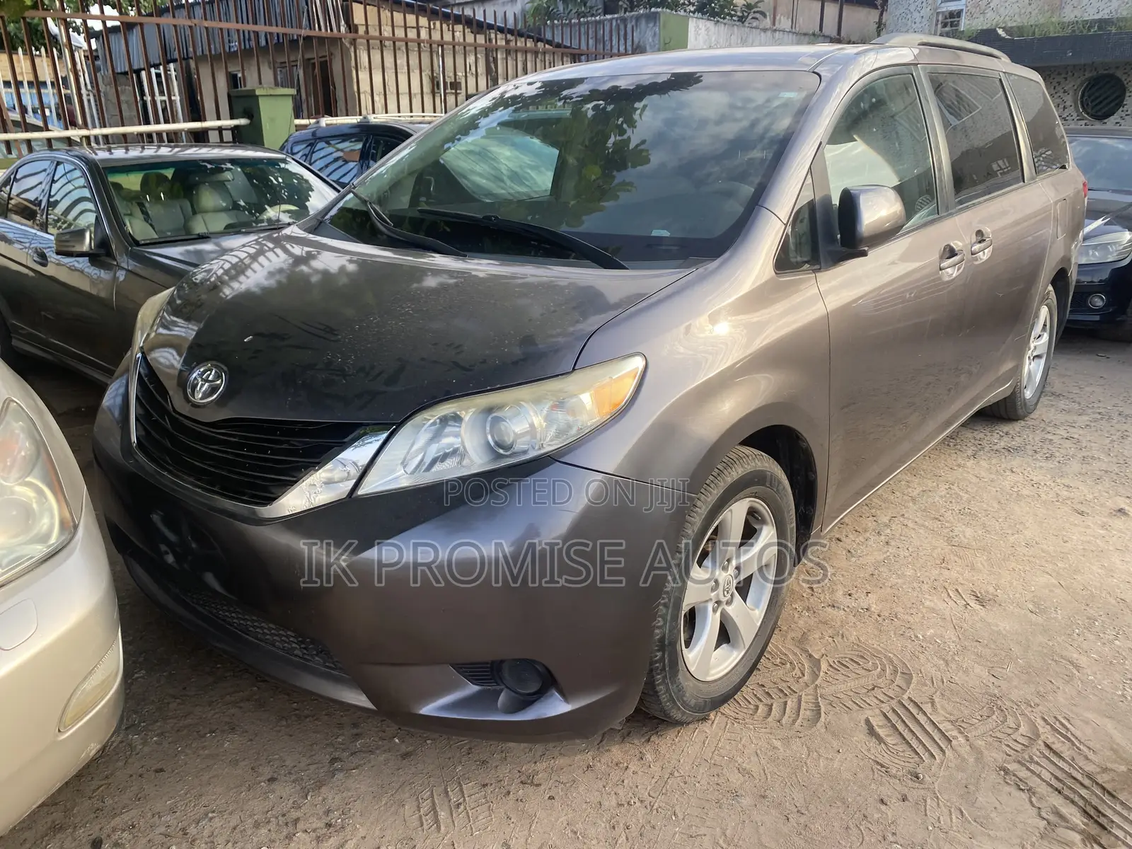 Toyota Sienna 2011 Gray