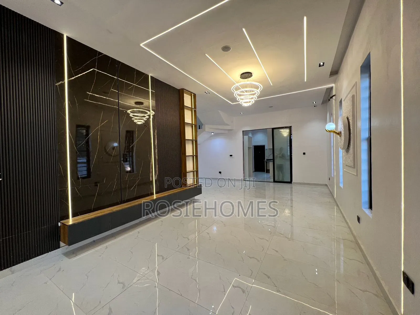 5bdrm Duplex in Ikota Gra for sale