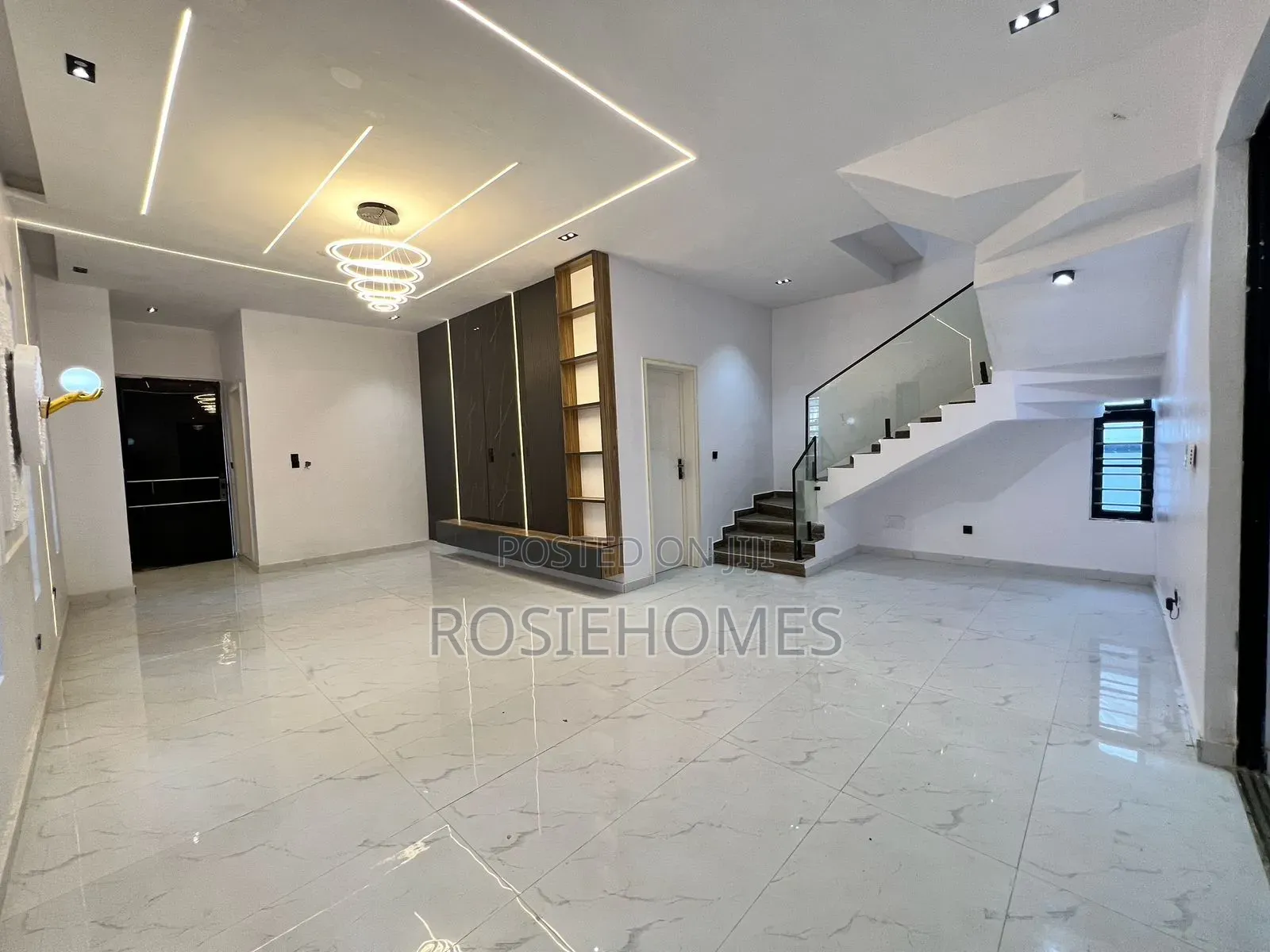 5bdrm Duplex in Ikota Gra for sale