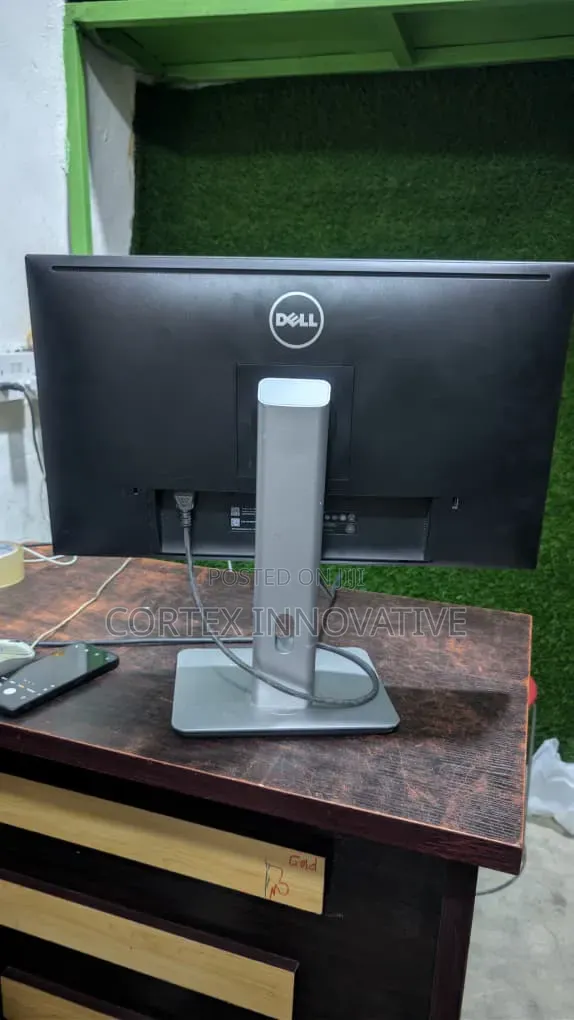 25 Inches Ultrasharp IPS monitor 1080 P