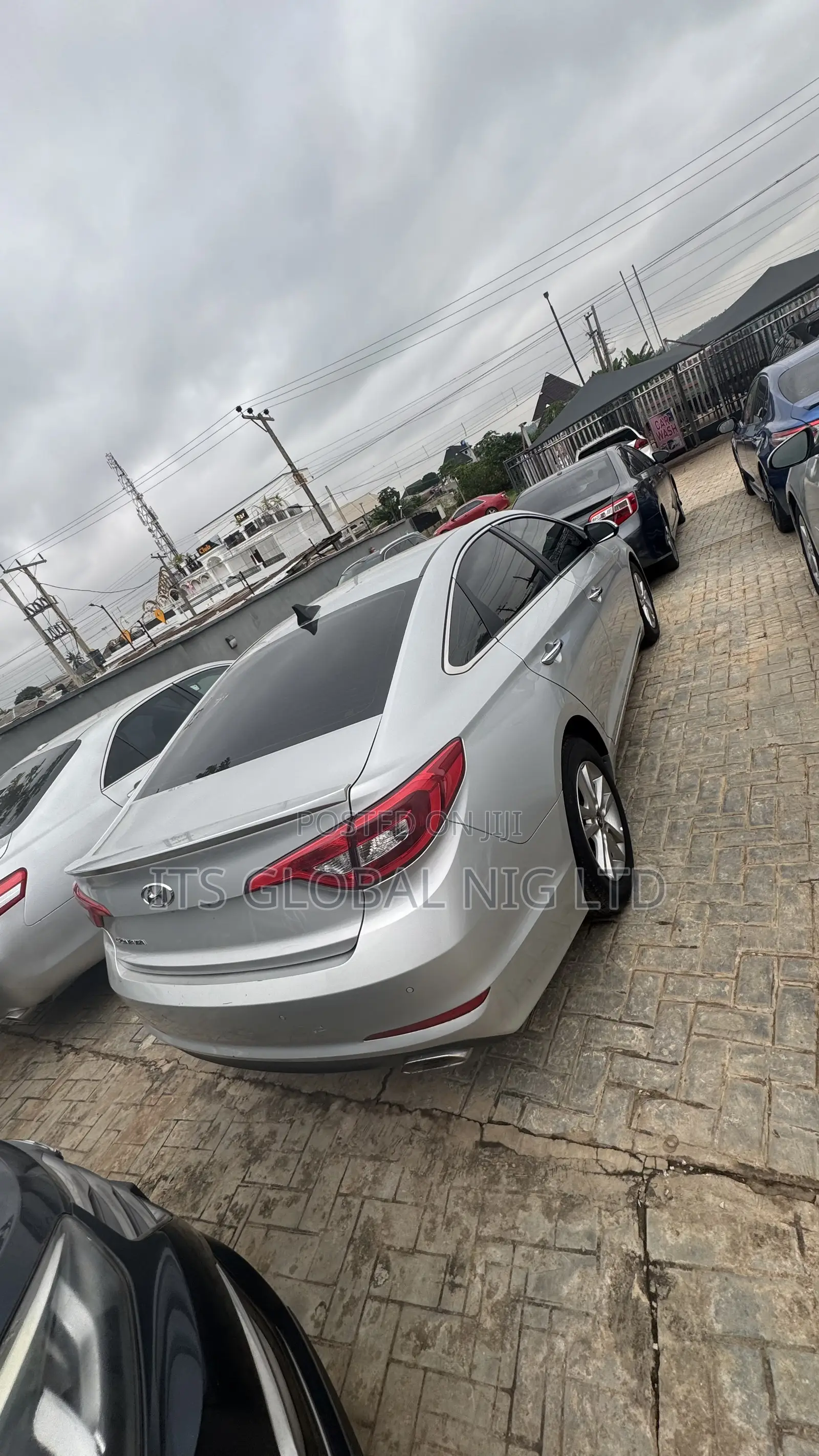 Hyundai Sonata Base Sedan FWD (2.4L 4cyl 6A) 2017 Silver