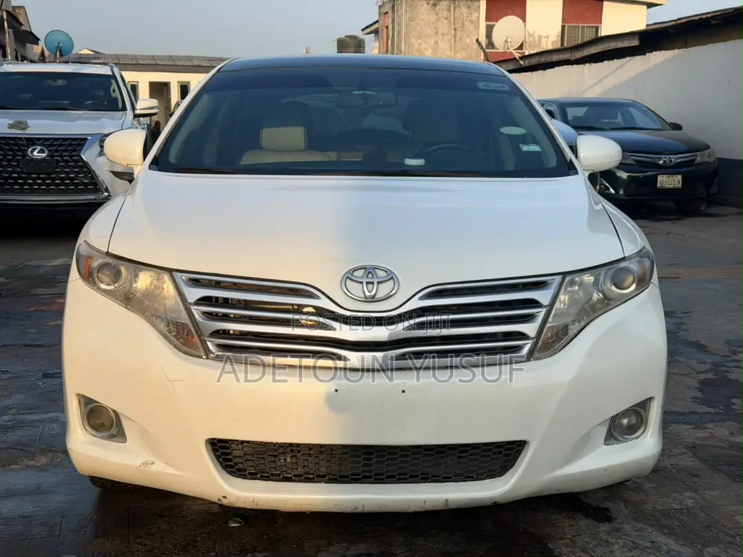 Toyota Venza Limited 2010 White