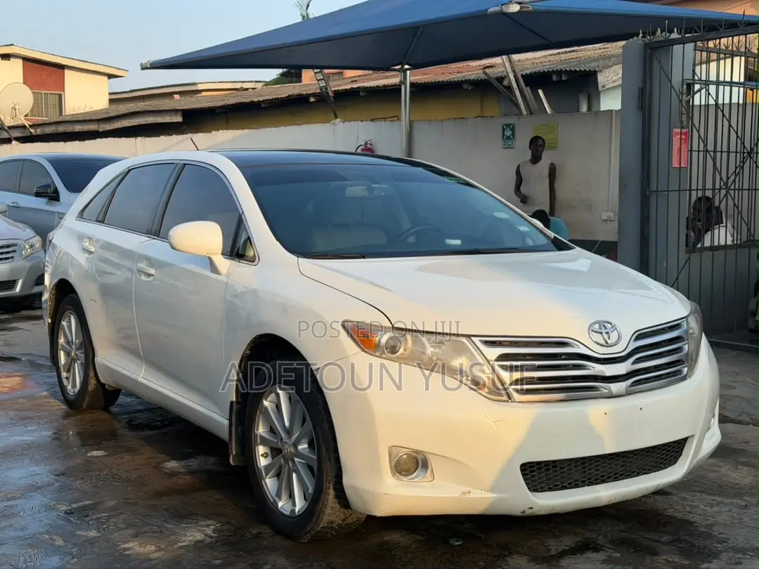 Toyota Venza Limited 2010 White