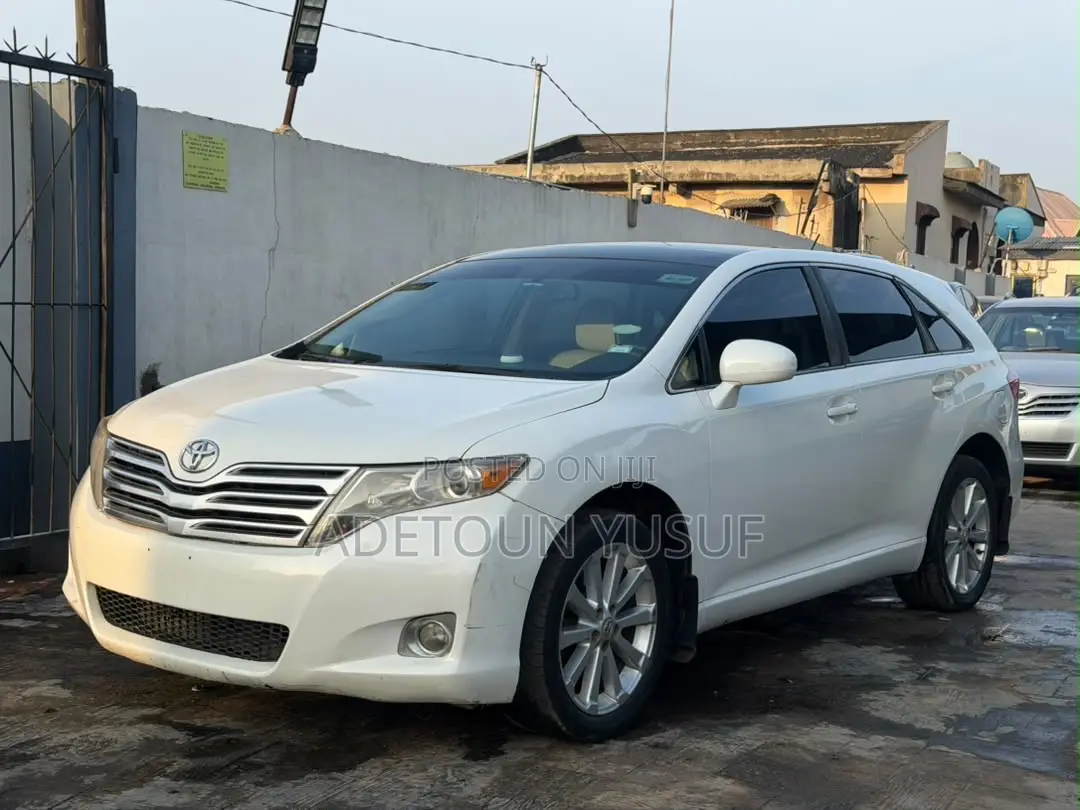 Toyota Venza Limited 2010 White