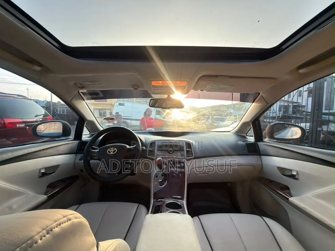 Toyota Venza Limited 2010 White