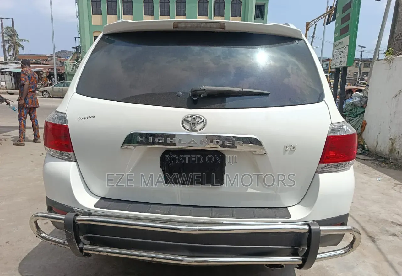 Toyota Highlander Limited 2010 White
