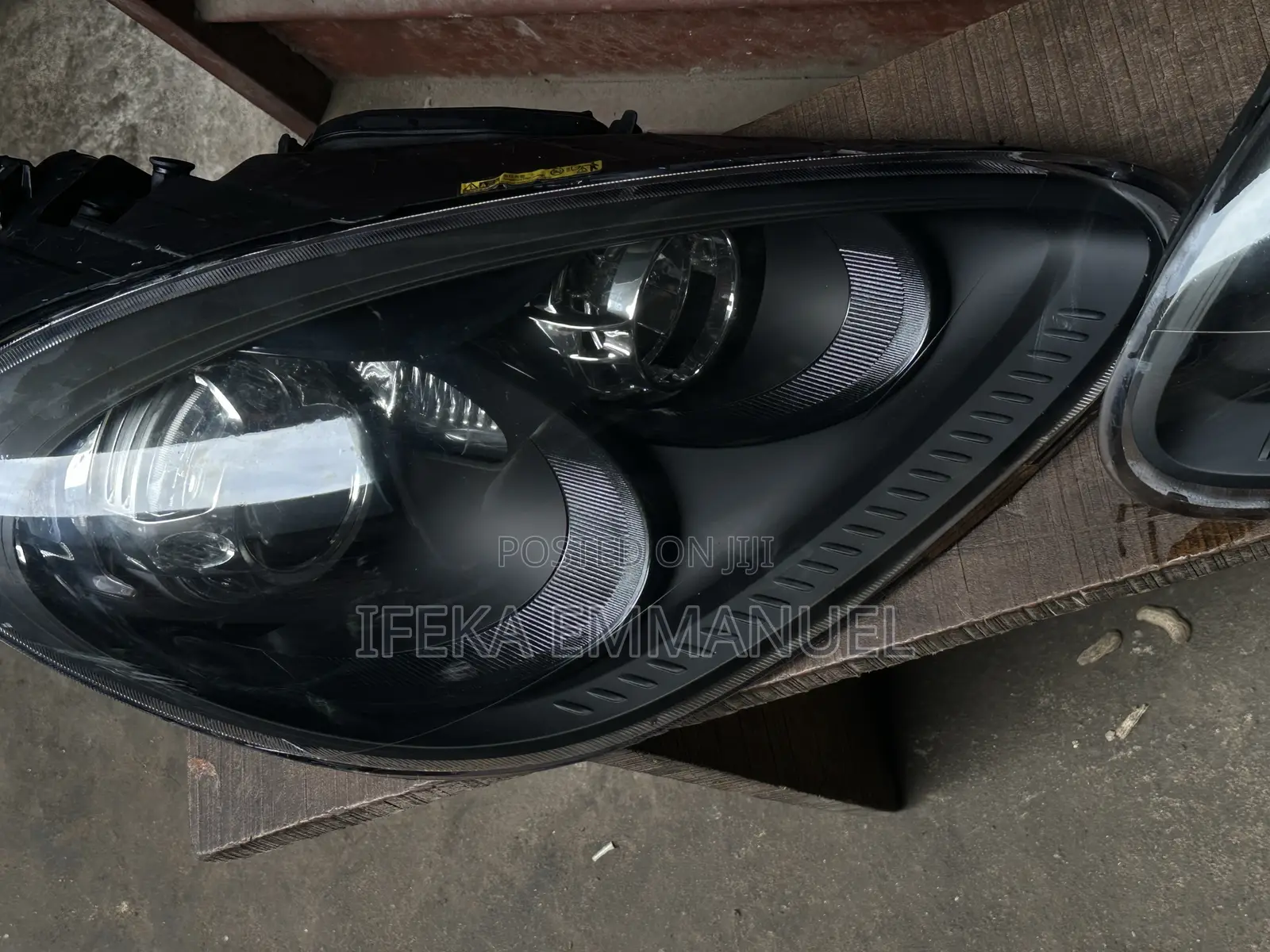 Headlights Porsche Cayenne 2013