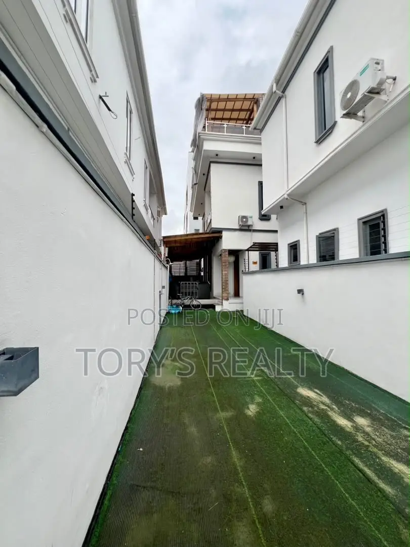 Furnished 4bdrm Duplex in Agungi for sale