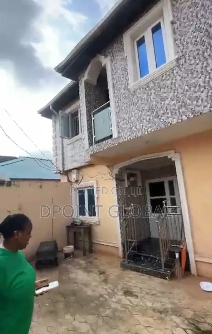 6bdrm Duplex in Progress Estate, Baruwa for sale