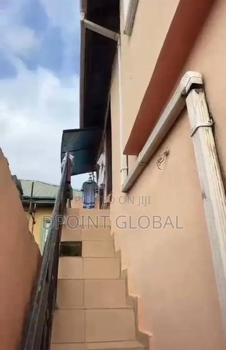 6bdrm Duplex in Progress Estate, Baruwa for sale