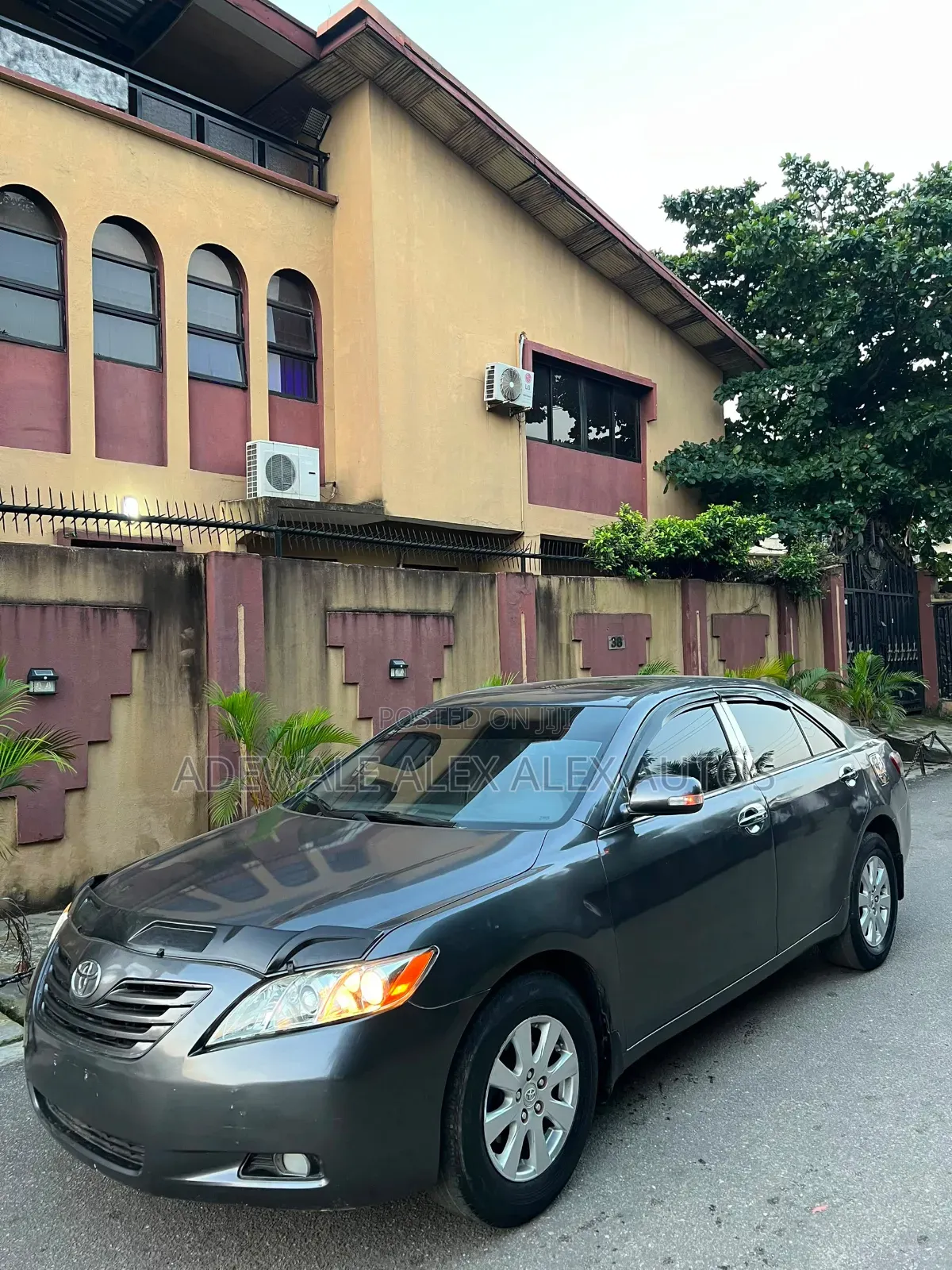 Toyota Camry XLE 4dr Sedan (2.4 4cyl 5A) 2008 Gray