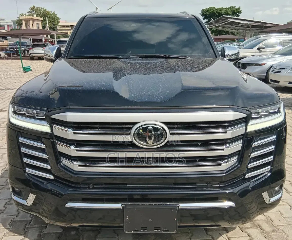 Toyota Land Cruiser LC300 2023 Matt Black