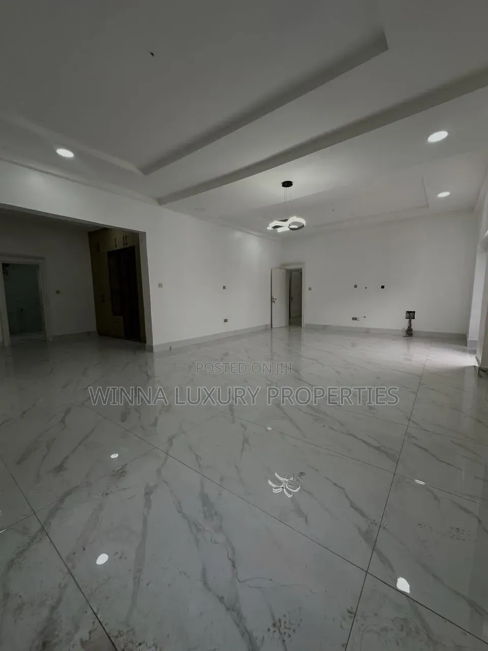 8bdrm Mansion in Asokoro Main for sale