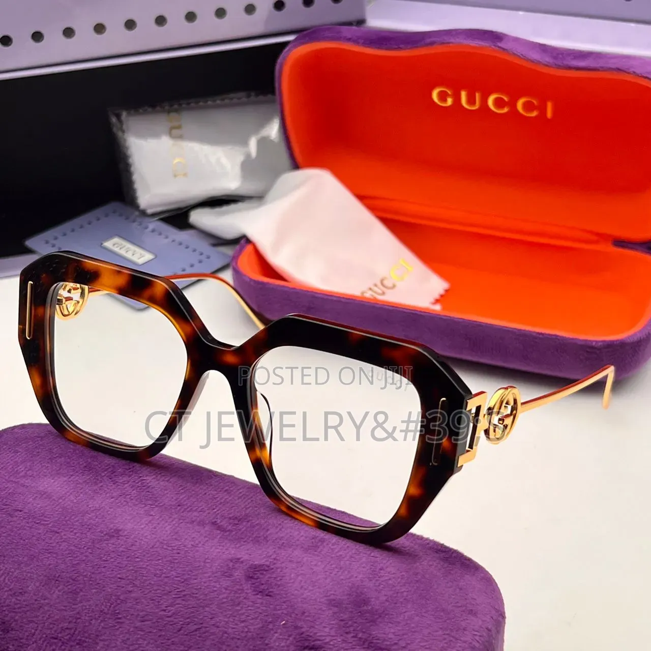 Luxury GUCCI Frame Shade for the Fashionable Ladies